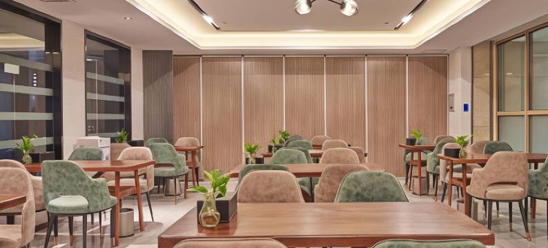 利港东方酒店(合肥滨湖会展中心紫庐地铁口店)图片