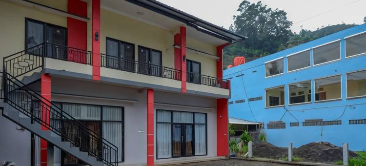 红多兹酒店@格邦迪恩高原地区(RedDoorz @ Gerbang Dieng Plateau Area)图片