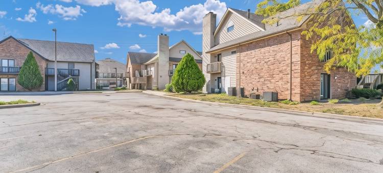 东湖套房(Eastlake Suites Hotel & Conference Center by OYO Urbana)图片