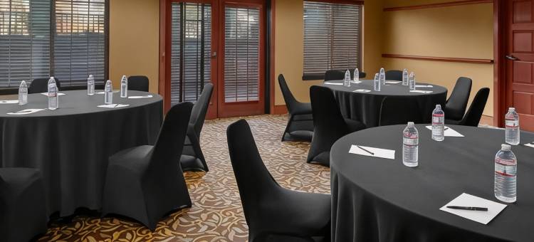 云杉登陆长住套房酒店希尔斯伯勒(Larkspur Landing Extended Stay Suites Hillsboro)图片