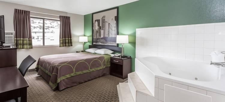 蒙德莱因-利伯蒂维尔地区速8酒店(Super 8 by Wyndham Mundelein/Libertyville Area)图片