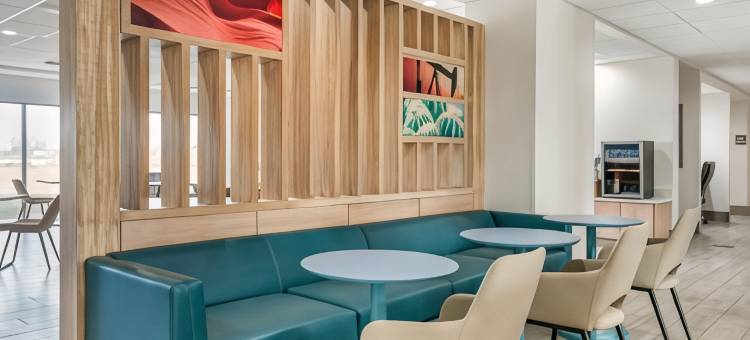 舒适酒店及套房-麦迪逊东-莫诺纳(Comfort Inn & Suites Madison East - Monona)图片