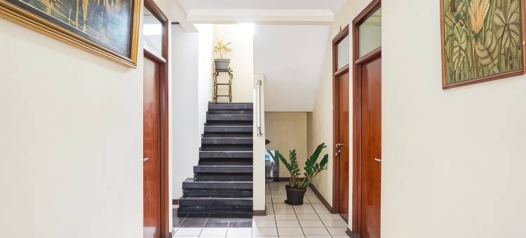 O酒店克邦杰鲁克-近沙特大厦-原库尔尼亚酒店(Hotel O Kebon Jeruk Near Gedung Sate Formerly Kurnia Hotel)图片