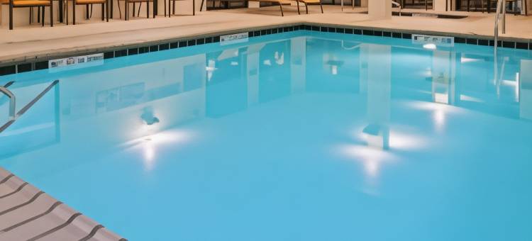 路易斯威尔东北万怡酒店(Courtyard Louisville Northeast)图片