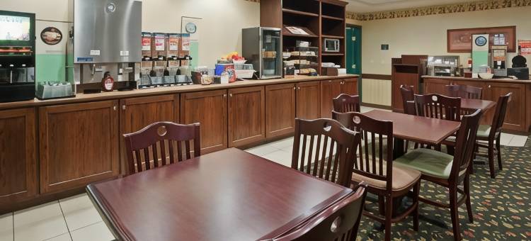 圣克劳德东丽怡酒店(Country Inn & Suites by Radisson, St. Cloud East, MN)图片