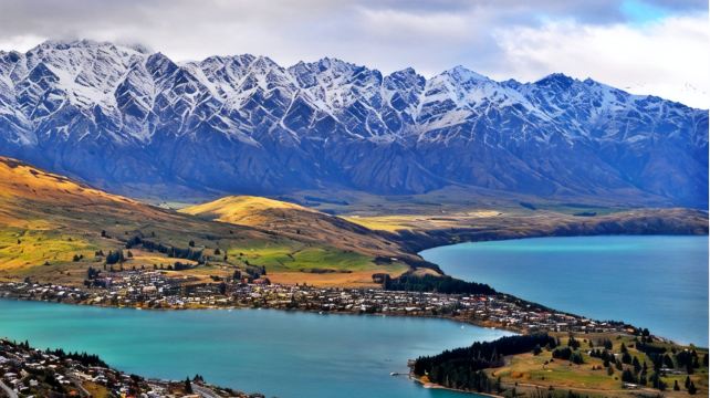 皇后镇+基督城+蒂阿瑙萤火虫洞+米尔福德峡湾8日7晚跟团游·新西兰南岛全景游+基督城进出+库克山+蓝光萤火+观赏蓝眼企鹅归巢+古老城镇但尼丁漫游+风情小镇因佛卡吉尔+天文台观星+含接送机