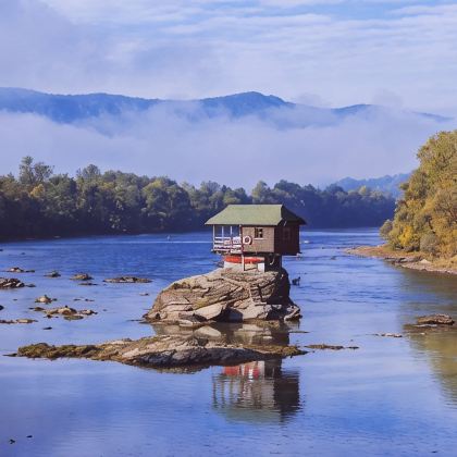 克罗地亚+黑山+波黑+塞尔维亚9日8晚私家团