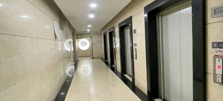 不晚Later·高空城景民宿(新街口上海路地铁站店)图片
