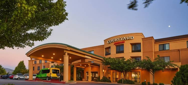 梅德福机场万怡酒店(Courtyard Medford Airport)图片