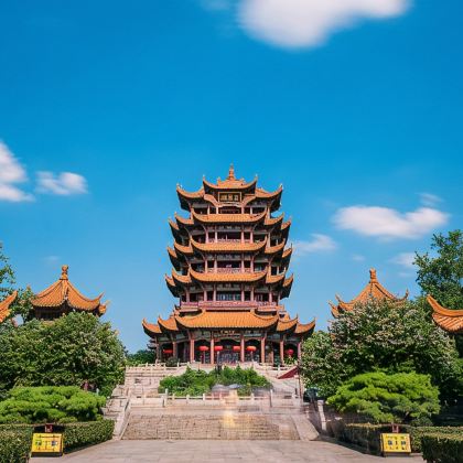 武汉+黄鹤楼+东湖生态旅游风景区+长江三峡+三峡大坝4日3晚跟团游