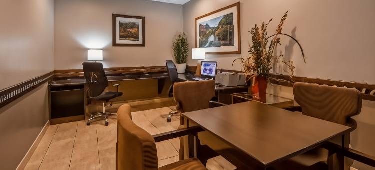 西锡安贝斯特韦斯特优质酒店(Best Western Plus Zion West Hotel)图片