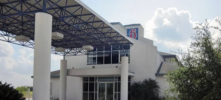 德克萨斯辛顿 6 号汽车旅馆(Motel 6 Sinton, TX)图片