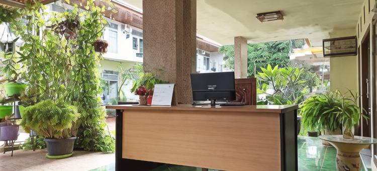 红多兹酒店-近楠榜梅德卡地铁塔曼(RedDoorz Near Taman Merdeka Metro Lampung)图片