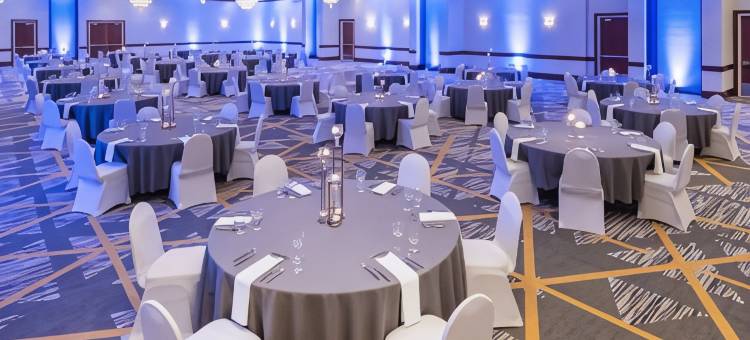 希尔顿波特兰机场大使套房酒店(Embassy Suites by Hilton Portland Airport)图片