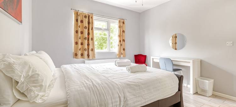 塞尔赫斯特公园宽敞四卧室房屋(Spacious 4 bedroom house in Selhurst park)图片