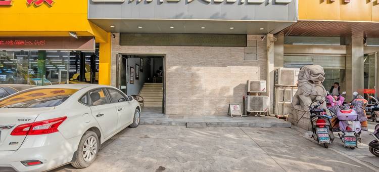 易佰良品酒店(南京迈皋桥地铁店)图片