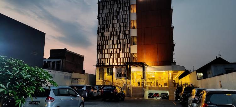 林恩莫约克托酒店(Lynn Hotel Mojokerto)图片