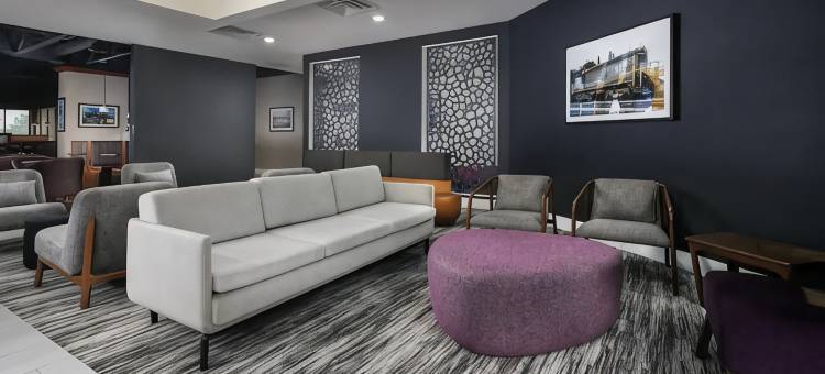 堪萨斯城机场希尔顿逸林酒店(DoubleTree by Hilton Kansas City Airport)图片