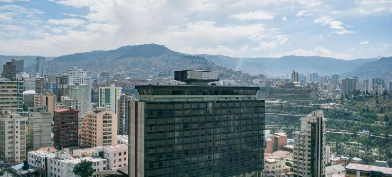 路克斯顿行政套房酒店(Luxstone Executive & Suites)图片