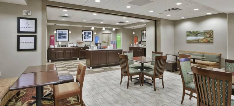 希尔顿欢朋酒店-布罗克波特(Hampton Inn Brockport)图片