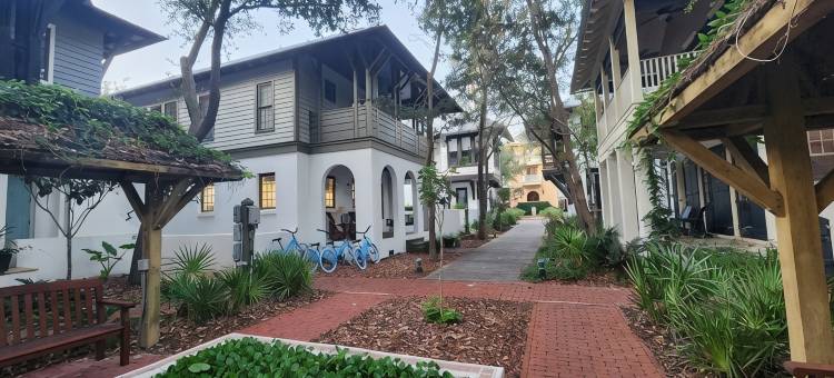 Rosemary Beach配有私人泳池四卧室海滩度假小屋(Rosemary Beach. 4BR beach cottage with private pool, in Rosemary Beach.)图片