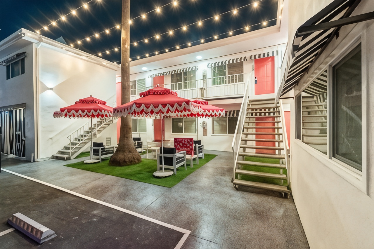 Santa Monica HotelOver view