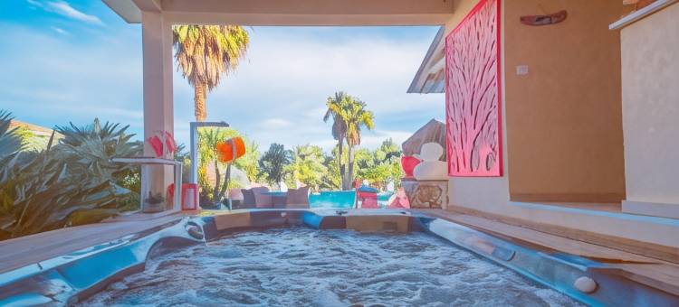 冒险距离家庭旅馆(Escapades Lointaines)图片