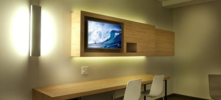 拉瓦尔温德姆华美达酒店(Ramada by Wyndham Laval)图片