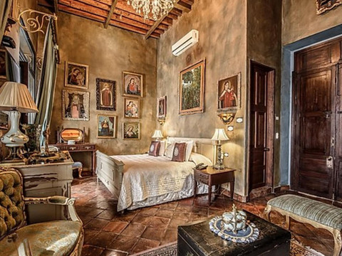 卡萨佩多洛泽酒店