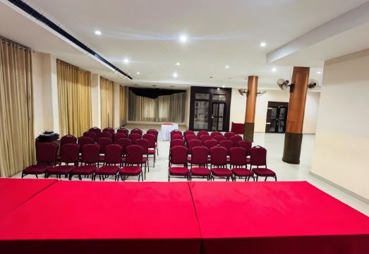 Kpm Regency Hotel Overview