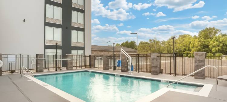 Best Western Plus Mobile Inn  Suites图片