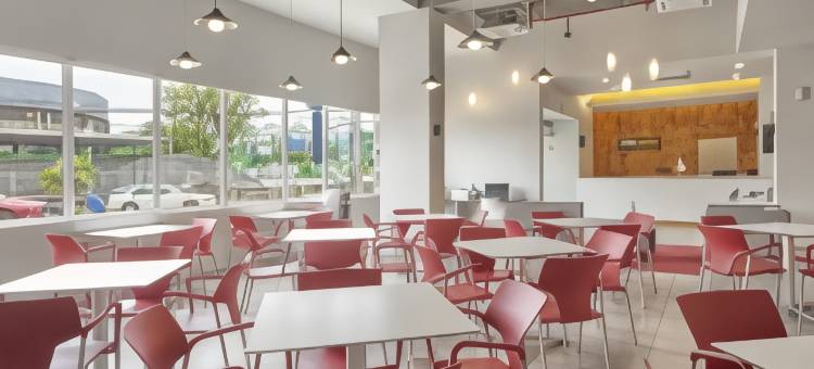 莱昂会议中心万豪城市快捷青年酒店(City Express Junior by Marriott León Centro de Convenciones)图片