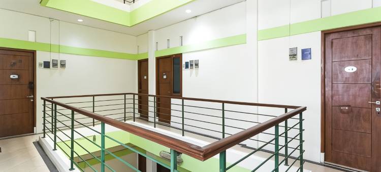 红多兹酒店@梭罗乌利普苏莫哈霍(RedDoorz @ Urip Sumoharjo Solo)图片