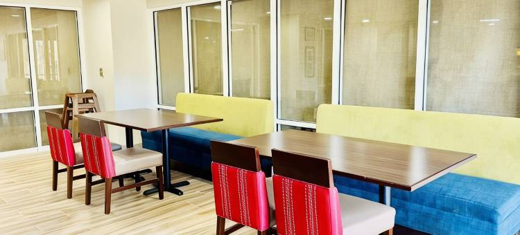 蒙哥马利东卡迈克尔路舒适套房酒店(Comfort Inn & Suites Montgomery East Carmichael Rd)图片