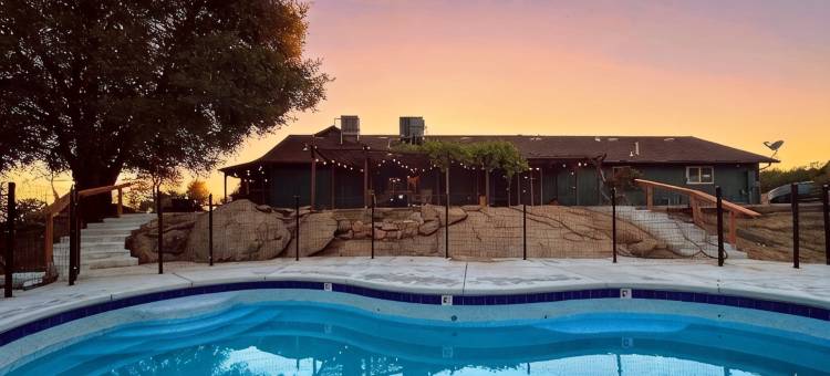 翡翠牧场 - 优胜美地/巴斯莱克 - 泳池, 水疗 & 游戏室(Emerald Ranch - Yosemite/Bass Lake - Pool, Spa & Game Rm)图片