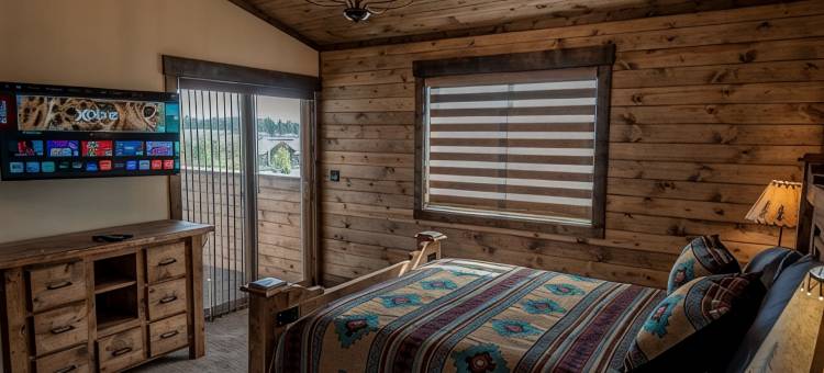 All-Season Luxury Mtn Retreat @ Lake w/ Hot Tub, Sauna & Near Hiking Trails, Ynp图片