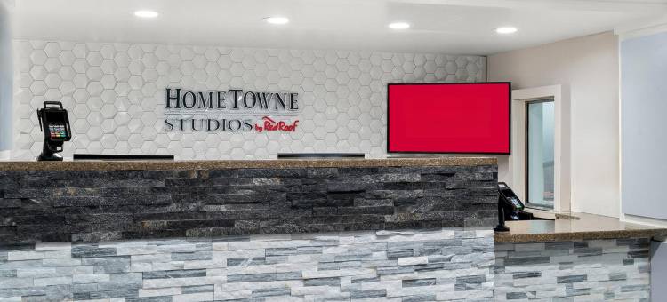 红屋顶酒店-奥本希尔斯(HomeTowne Studios Auburn Hills)图片