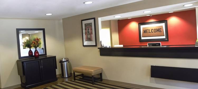 休斯顿北 I-45 郊区套房酒店(Suburban Studios Houston North I-45)图片