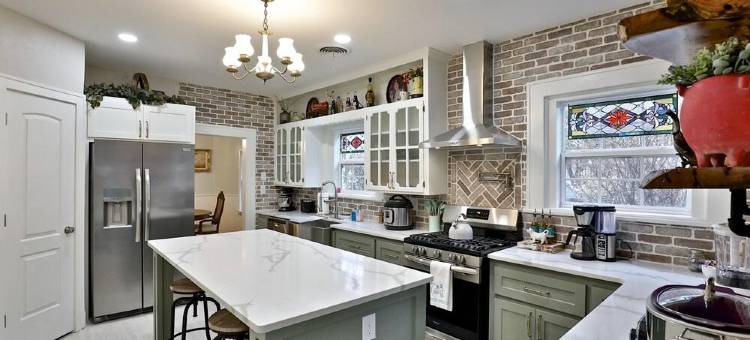 阿比林中心设有极佳户外露台和厨房的大型度假屋!(Amazing outdoor deck & kitchen, large home, central to all of Abilene!)图片
