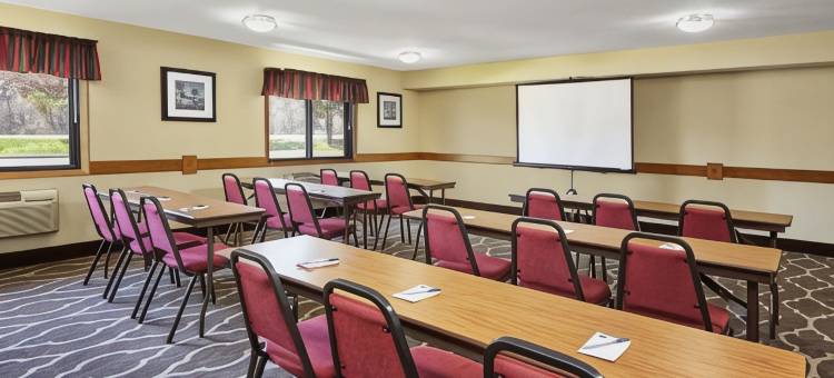 伯灵顿美吟温德姆酒店(AmericInn by Wyndham Burlington)图片