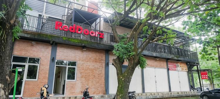 红多兹酒店@三宝垄寺工业区(RedDoorz @ Kawasan Industri Candi Semarang)图片