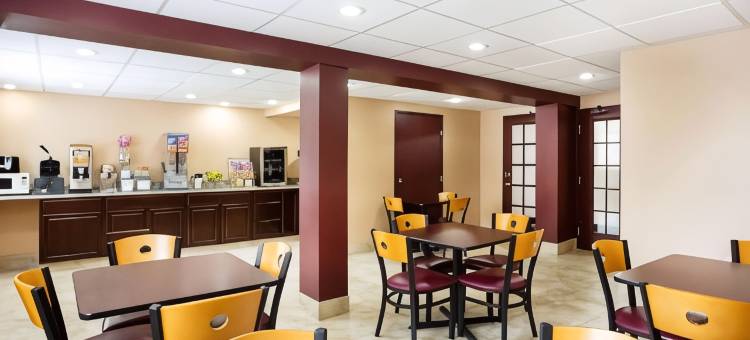 切斯特-里士满地区速8酒店(Super 8 by Wyndham Chester/Richmond Area)图片