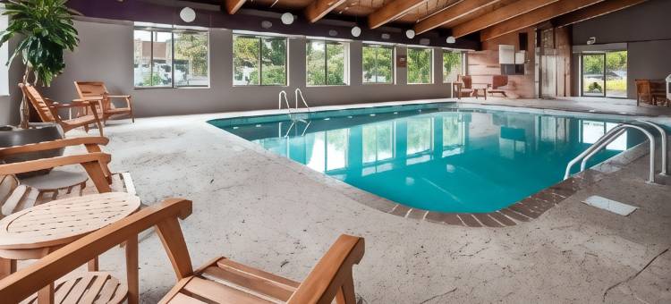 北坎通贝斯特韦斯特优质套房酒店(Best Western Plus North Canton Inn  Suites)图片