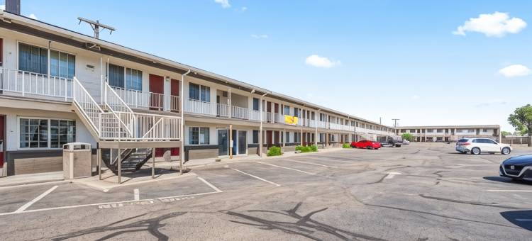 安大略速8酒店(Super 8 by Wyndham Ontario)图片