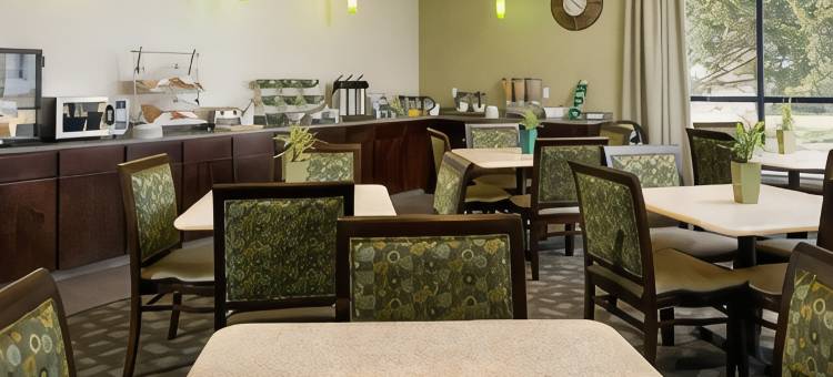 费城机场南-威得恩大学贝斯特韦斯特优质酒店(Best Western Plus Philadelphia Airport South at Widener University)图片