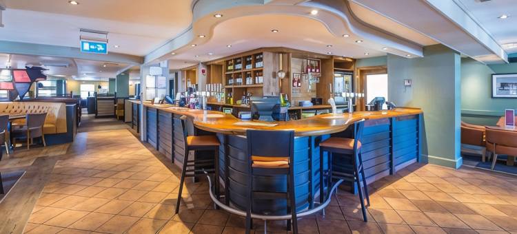 拉内利中心东普瑞米尔酒店(Premier Inn Llanelli Central East)图片
