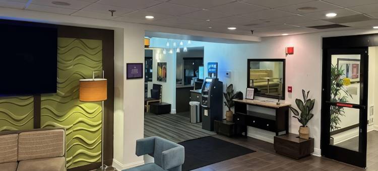 蒙哥马利东 I-240 快捷假日酒店(舒眠套房酒店孟菲斯)(Sleep Inn & Suites)图片