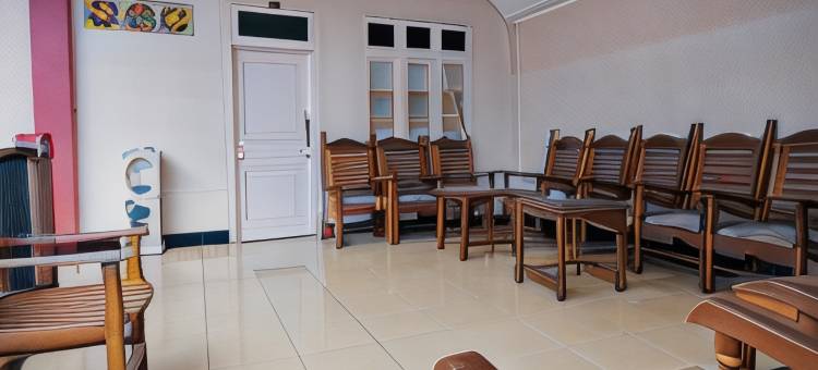 红多兹伊斯兰酒店-近里瓦植物园(RedDoorz Syariah Near Kebun Raya Liwa)图片