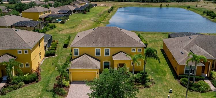535 -Stunning 4 Bed, Lake View Home, South Facing Pool & Spa图片