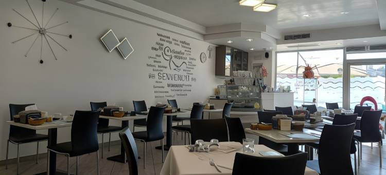 布雷扎海滨床早餐酒店(B&B Brezza Marina & Ristorante Shoreline)图片